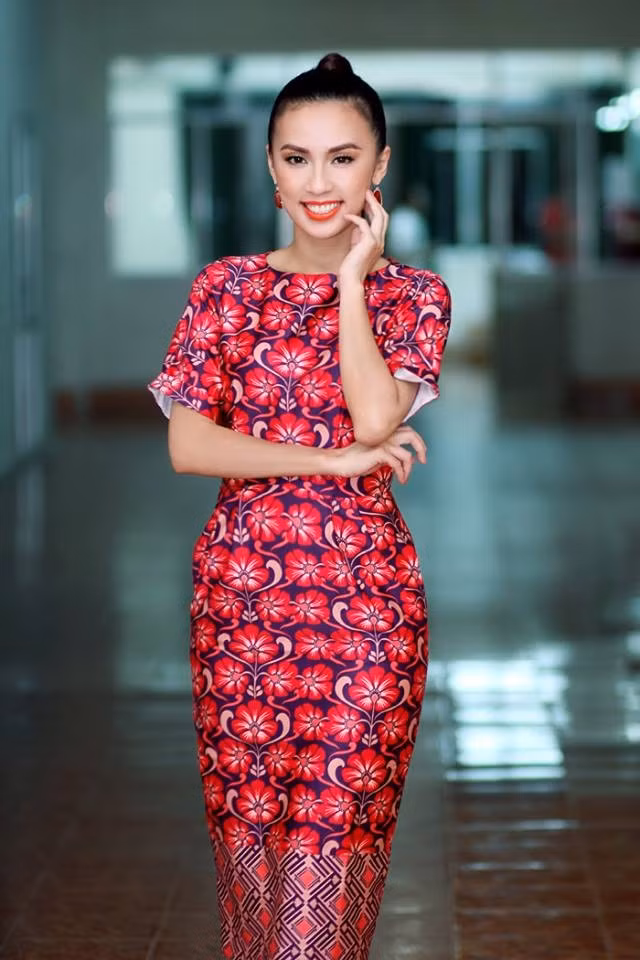 Huyền Ny và chồng vốn là bạn thời thơ ấu. Họ đã kết hôn cách đây 11 năm. Năm 2011, cô mới hạ sinh con trai đầu lòng Levin. 3 năm sau, cả hai đón chào cặp sinh đôi là hai bé gái Hạ Mây và Hải Cát. Chồng của Huyền Ny là một bác sĩ đa khoa. Anh hết mực ủng hộ sự nghiệp của vợ và thường xuyên đảm nhiệm các công việc gia đình khi vợ vắng nhà. Gia đình cổ tích của nữ MC là một niềm ao ước của công chúng.