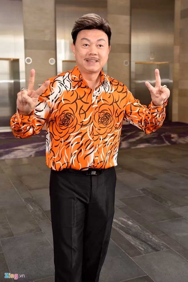 Hong Dao ke chuyen ca dem bi Chi Tai nhan tin lam phien