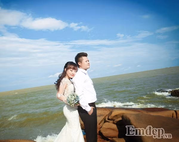Yêu đã khó yêu xa lại càng khó hơn, 3 năm trông ngóng chờ đợi với khoảng cách hơn 4000km, đó thực sự là một thử thách mà không phải cặp đôi nào cũng có thể vượt qua được.