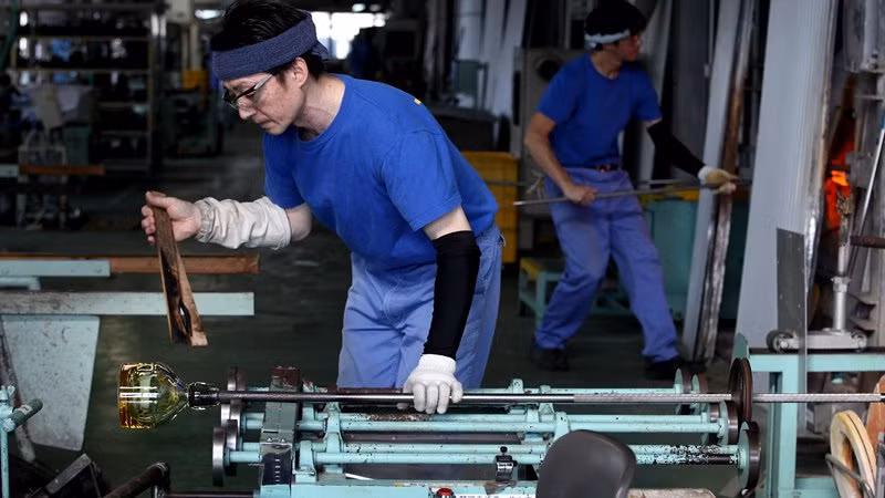 Những công đoạn này vẫn phụ thuộc vào tài nghệ của nghệ nhân.