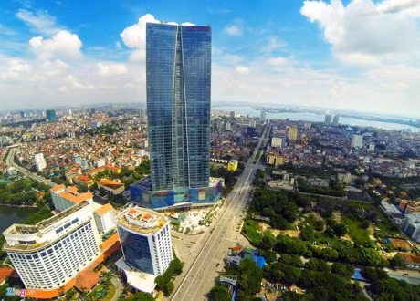 Khu vực quận Ba Đình nơi có tòa nhà Lotte Hanoi Center mới khánh thành vào dịp 2/9/2014. Tòa nhà 65 tầng (267 m) này trở thành công trình cao thứ nhì ở Việt Nam. Tổng vốn đầu tư lên đến hơn 400 triệu USD.