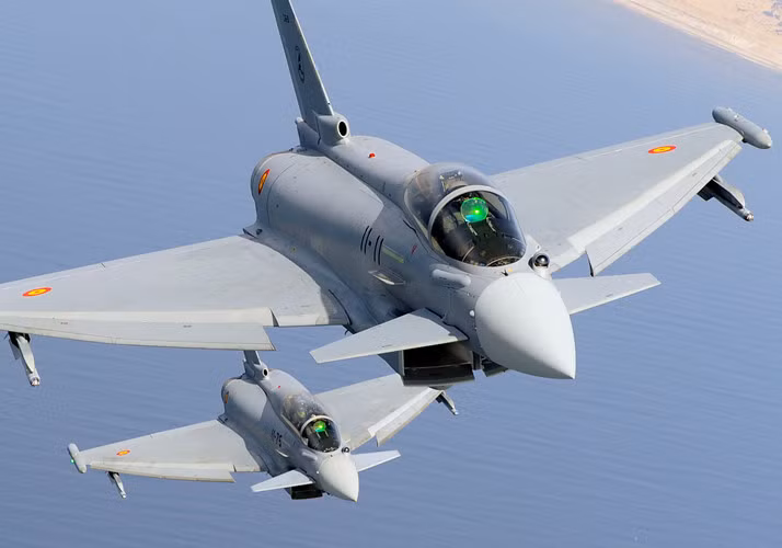 Trần bay của Eurofighter Typhoon 19.812m và tầm hoạt động 1.390km. (Ảnh: eurofighter)