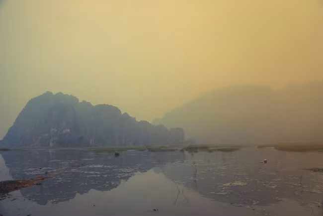 Đầm Vân Long, thuộc huyện Gia Viễn, tỉnh Ninh Bình, không chỉ là khu du lịch mà còn là khu bảo tồn thiên nhiên ngập nước lớn nhất vùng đồng bằng châu thổ Bắc Bộ.
