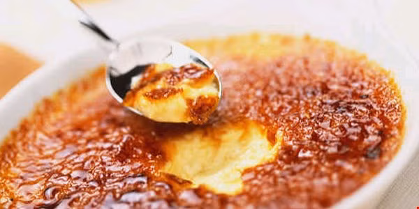 6. Món tráng miệng Crème Brulee: Món ăn này không có căn cứ khoa học nhưng có thể là một "phần thưởng" khi bạn hoàn thành một đề án sáng tạo và nó không khiến bạn tăng cân.