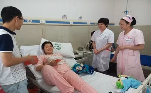 Cái kết bất ngờ của bà mẹ quyết sinh thường dù thai quá lớn Cai ket bat ngo cua ba me quyet sinh thuong du thai qua lon