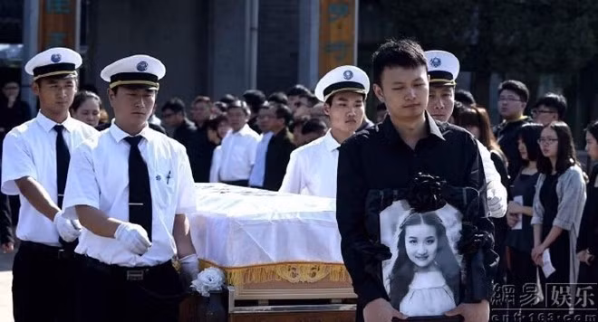 Dao dien tre bi tu hinh vi toi cuong hiep giau xac sao nu-Hinh-3
