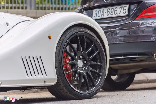 Morgan Aero Supersport dùng động cơ BMW V8, 4.8L, công suất 367 mã lực, mô-men xoắn 490 Nm, tăng tốc từ 0-100 km/h trong 4,5 giây, trước khi đạt tốc độ tối đa 273 km/h. Bình xăng dung tích 55 lít.