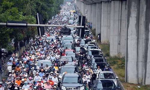 Cam xe may ngoai tinh vao Ha Noi la khong cong bang