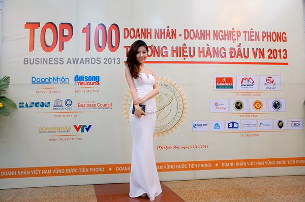 Duong thanh cong vang bong chong cua doanh nhan 9X Tue Nghi-Hinh-2