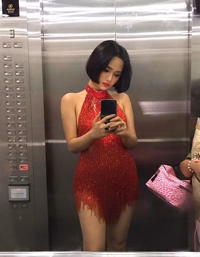 "Em là bà nội của anh" đạt thành công ngoài mong đợi đưa tên tuổi của Miu Lê từ một ca sĩ tới danh xưng "nữ hoàng phòng vé" phim Việt năm 2016.