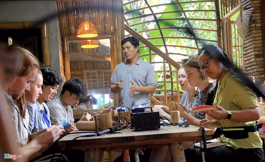 Thông qua sản phẩm xe đạp và các vật dụng lưu niệm bằng tre, chàng thanh niên này hy vọng bạn bè quốc tế biết đến nhiều hơn về cây tre, loài cây mộc mạc,sức sống mãnh liệt bền bỉ, dẻo dai ví như "hồn làng" của miền quê Việt Nam.