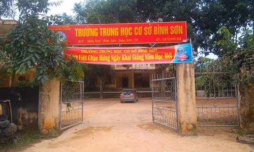 Pho hieu truong noi viec dan 6 nu sinh di hat karaoke