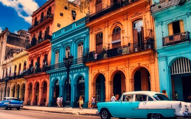  Cuba là một trong những quốc gia với nhiều điều hấp dẫn nền văn hóa và bản sắc dân tộc đặc trưng rất riêng của nó. Ảnh azureedge.