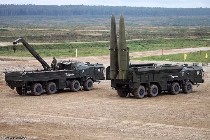 Tên lửa chiến thuật Iskander-M - loại tên lửa Nga bị Mỹ tố cáo vi phạm thỏa thuận về giới hạn vũ khí tên lửa tầm trung, cũng sẽ được trang bị thêm một lữ đoàn, trong thời gian từ giờ tới cuối năm 2021.