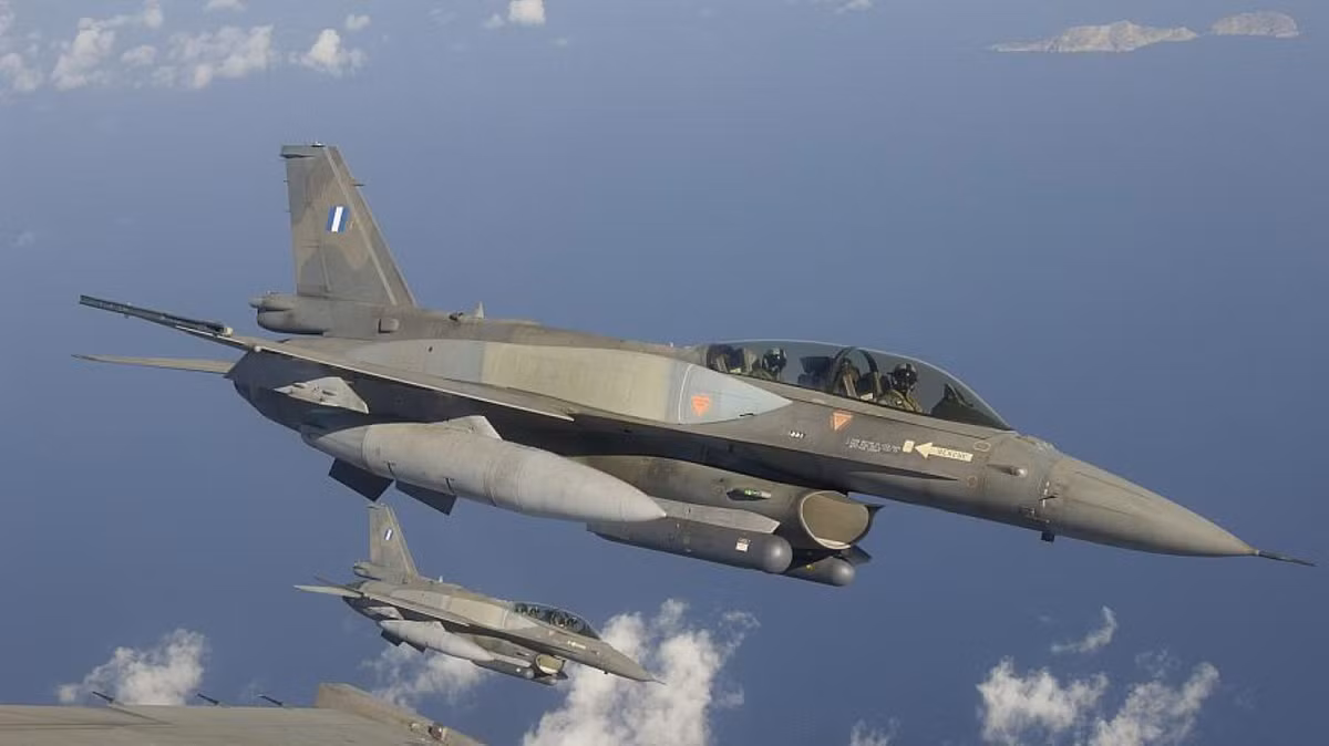 F-16 Block 70/72 có thể trang bị tất cả các chủng loại vũ khí hiện có của Mỹ bao gồm cả bom hạt nhân chiến thuật.
