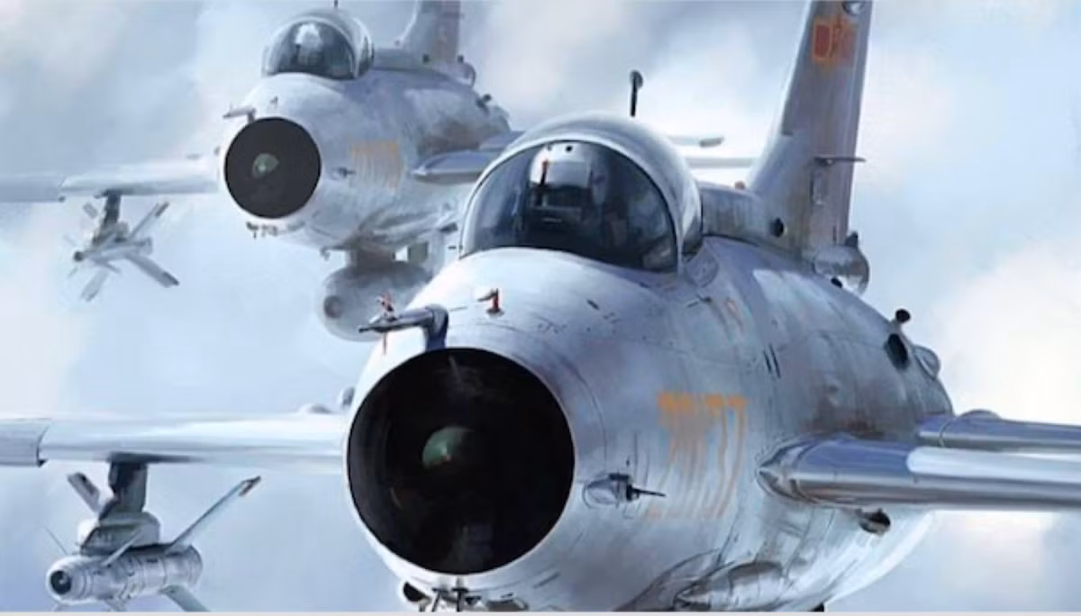 Thực tế việc điều chiến đấu cơ bay vào vùng ADIZ của hòn đảo này được Bắc Kinh triển khai từ năm 2016, thường là loại tiêm kích đa năng hiện đại J-16 và máy bay tác chiến điện tử Y-8. Việc điều loại J-7 lạc hậu đang đặt ra nhiều nghi vấn về phương pháp tác chiến mới của Trung Quốc.
