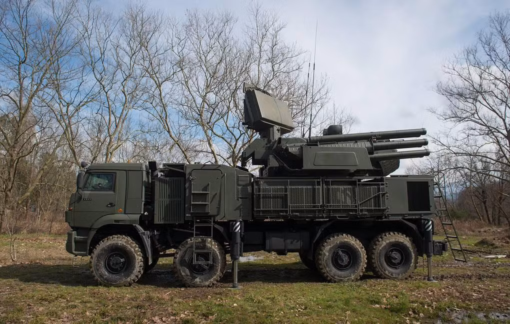 Hệ thống Pantsir-S1 đang được sử dụng bởi Nga, Syria, Jordan, UAE, Iran, Algerie. Hiện Nga vẫn đang đẩy mạnh quảng bá để xuất khẩu loại vũ khí này.