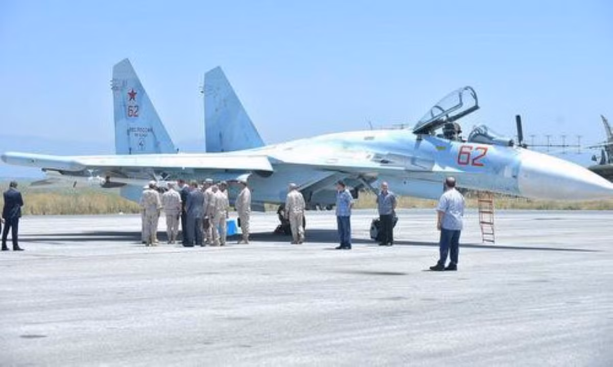 Tuy vậy thông số kỹ thuật công bố của chúng vẫn còn kém xa so với Su-27SM3. Vì thế chưa cần dùng đến Su-30/35, Su-27SM3 vẫn đủ sức tạo ra áp lực đáng kể lên không quân Ukraine.