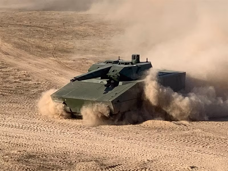 Xe chiến đấu Lynx được thiết kế với tháp pháo kiểu module Rheinmetall LANCE trang bị pháo tự động 30mm hoặc 35mm có ổn định tầm hướng và điều khiển từ xa. Tháp pháo và pháo được thiết kế cho phép pháo thủ có thể tiêu diệt mục tiêu từ khoảng cách tối đa 3.000m.