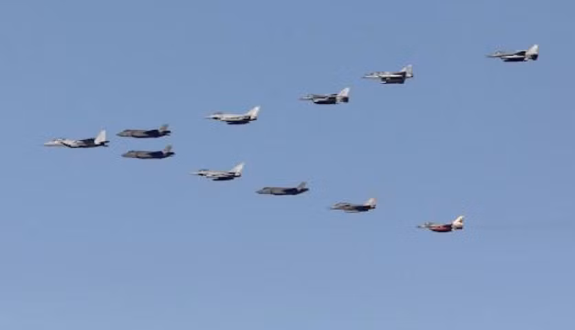 Tướng Lazar cho biết nội dung diễn tập không nhằm vào Iran, nhưng giới chức quân sự Israel từng khẳng định Tehran là mối đe dọa chiến lược hàng đầu và luôn nằm ở trung tâm các kế hoạch tác chiến của Tel Aviv.