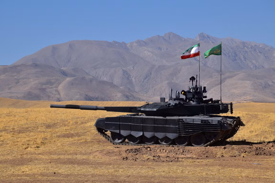 Ngoài các loại xe tăng chủ lực và xe thiết giáp, Iran còn đưa tới khu vực biên giới nhiều tổ hợp tên lửa và pháo phản lực phóng loạt khác - truyền thông Azerbaijan cho biết.