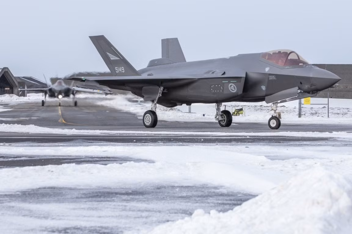 Tuy nhiên điều này lại khiến phiên bản F-35 của Na Uy trở nên nổi bật và rất dễ nhận ra.