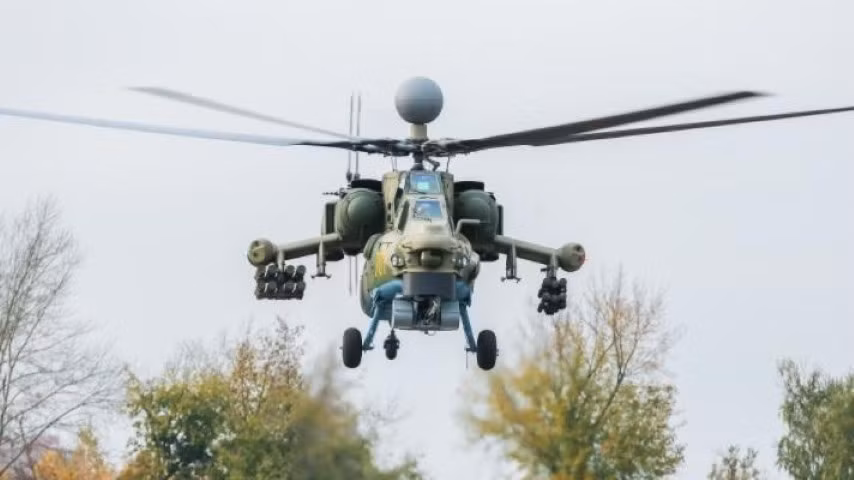 Trong biên chế của AA có 585 trực thăng, trong đó bao gồm 273 trực thăng tấn công (80 Ka-52, 91 Mi-28N/UB, 30 Mi-35M, 72 Mi-24P), 296 trực thăng vận tải đa dụng (201 Mi-8AMTSh, 95 Mi-8MTV-5) và 13 chiếc vận tải hạng nặng Mi-26/26T.
