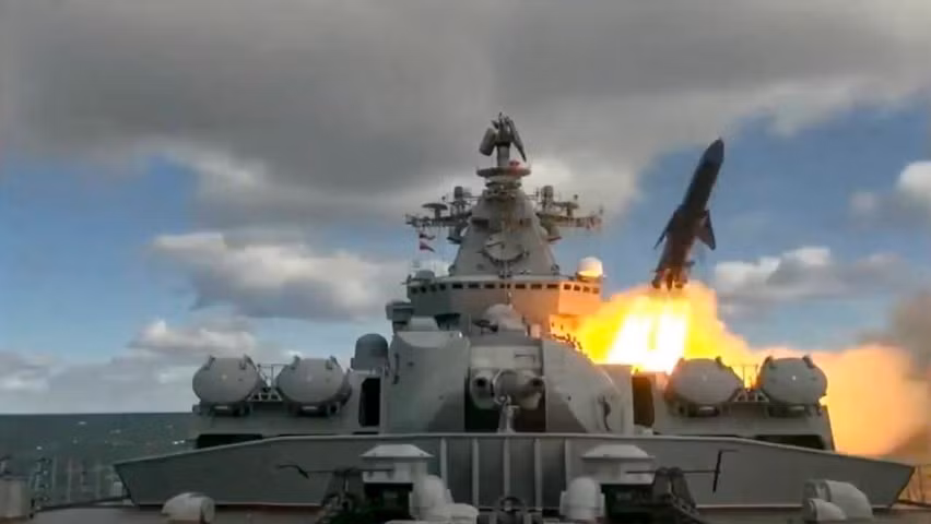 Trước đó, người đứng đầu Bộ Quốc phòng Nga, Đại tướng Sergei Shoigu đã xác nhận rằng các tàu của Hải quân Mỹ ở Biển Đen đang bị giám sát liên tục và bất kỳ hành động khiêu khích nào sẽ rất nhanh chóng bị dập tắt.