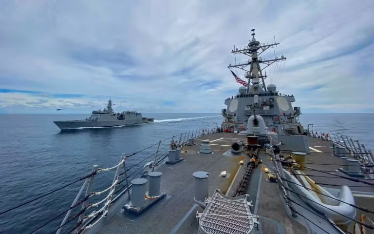 Hải quân Nga cáo buộc, vài ngày trước, các tàu chiến thuộc Hải quân Mỹ, bao gồm chiếc USS Mount Whitney và USS Porter đã đi vào Biển Đen, nơi họ có kế hoạch thực hiện những hoạt động tương tác với các đối tác NATO.
