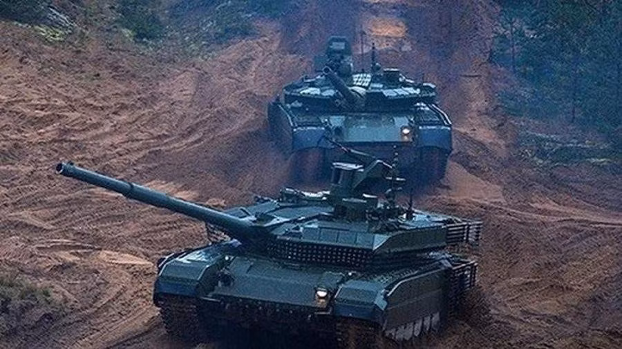 Nhà sản xuất của T-14 Armata cũng thông báo về việc chuẩn bị bàn giao một lô xe tăng thử nghiệm được chế tạo lô nhỏ cho quân đội, nhưng không nêu rõ số lượng MBT trong đợt sản xuất nói trên.