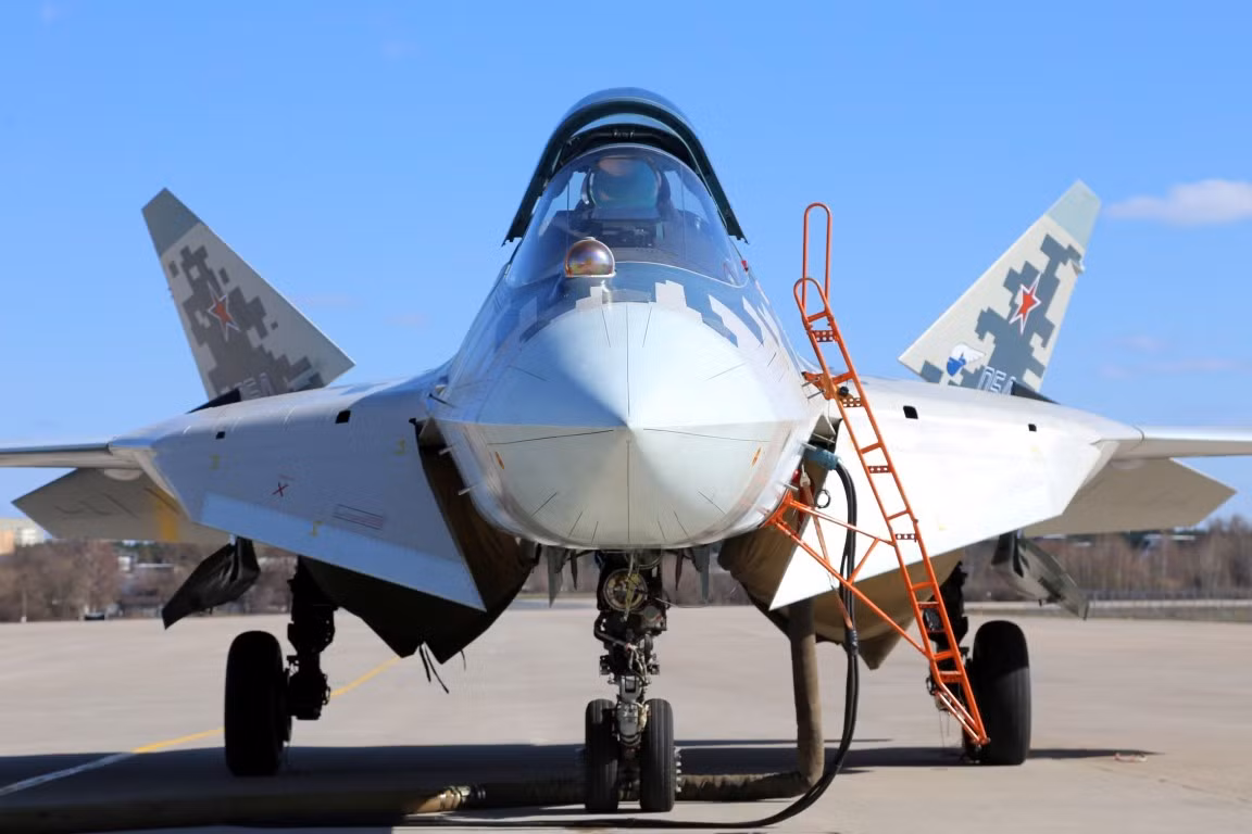 Nếu Moscow vẫn muốn đưa Su-57 - tiêm kích thế hệ năm duy nhất của nước này lên tàu sân bay, đầu tiên các chiến đấu cơ này sẽ phải cải biên lại càng đáp.