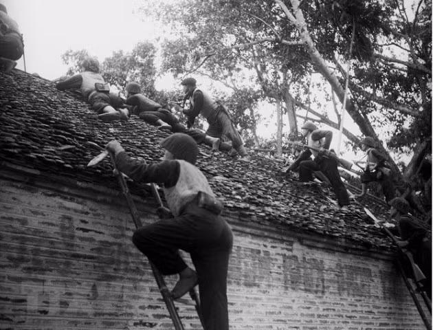 Từ năm 1950, Quân đội Quốc gia Việt Nam được đổi tên thành Quân đội Nhân dân Việt Nam. Tên gọi "Quân đội nhân dân" là do Chủ tịch Hồ Chí Minh đặt với ý nghĩa "từ nhân dân mà ra, vì nhân dân mà chiến đấu, vì nhân dân phục vụ".