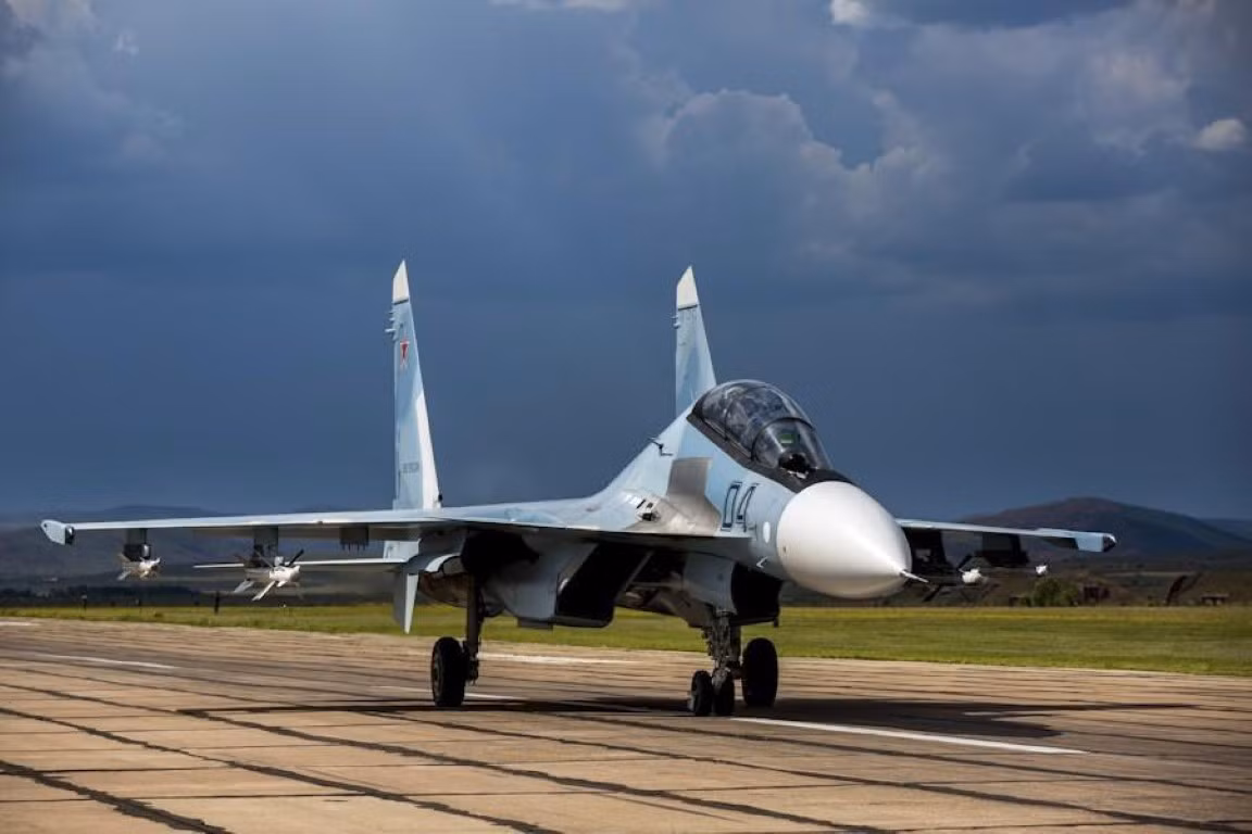 Những loại tên lửa này sẽ giúp Su-30SM đối phó với bốn mục tiêu trên không cùng một lúc. Nga đã lần đầu tiên cho Su-30SM thực chiến tại Syria và thu được kết quả tốt. Hiện nước này đang tiếp tục quảng bá để xuất khẩu loại vũ khí này.