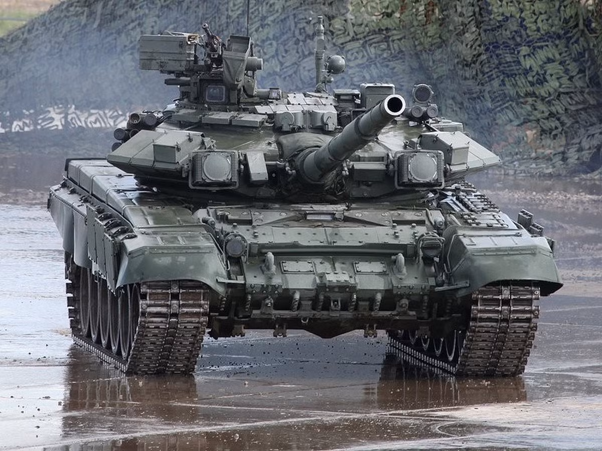 Tuy nhiên, về cơ bản xe tăng T-72BU vẫn chưa được cải tiến đủ sâu - để có thể mang danh một dòng xe tăng mới là T-90.