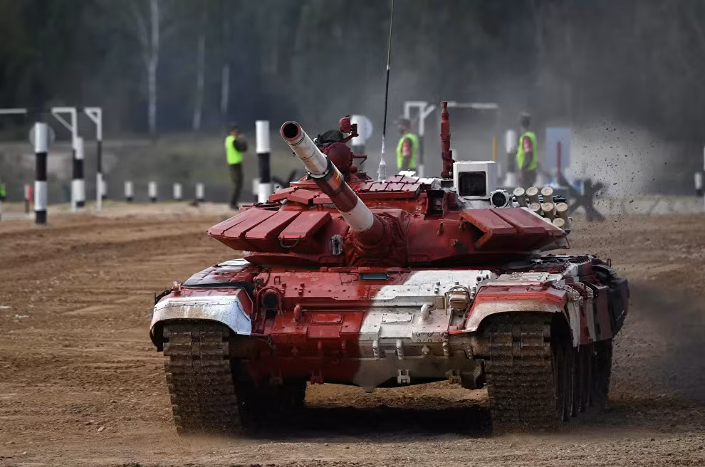  Xe tăng chủ lực T-72B3 của kíp chiến đấu Việt Nam xuất trận ngày đầu tiên tại môn thi Tank Biathlon 2021. Ngay ngày đầu ra quân, chúng ta đã phá sâu kỷ lục của chính mình hồi năm ngoái.