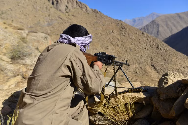 Ở thời điểm hiện tại, các tay súng Taliban tiếp tục hứng chịu những đòn tấn công từ quân kháng chiến, khi liên tục bị phục kích ở những vị trí hiểm hóc, khó gọi không quân và pháo binh tiếp viện.