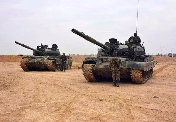 Xe tăng chủ lực T-62M hiện nay là cỗ chiến xa mạnh nhất và tin cậy nhất trong thành phần tác chiến của Liên minh phương Bắc, nó thậm chí còn tỏ ra hiệu quả hơn những chiếc T-72 cồng kềnh, nặng nề khi hoạt động tại địa hình núi cao.