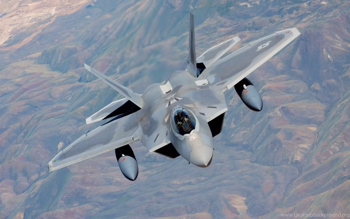Trong khi đó, các chiến đấu cơ F-22 Raptor - loại tiêm kích tàng hình đầu tiên trên thế giới, nhiều khả năng sẽ ít được mang ra thực chiến, nếu không thực sự cần thiết.