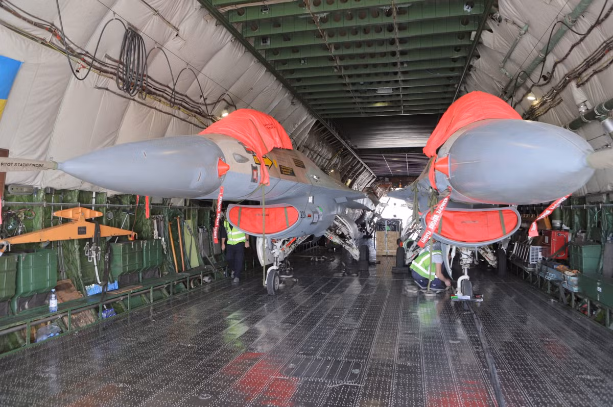 Israel ban tiem kich F-16 gia cuc re, chi nhinh 70 ty Dong moi chiec