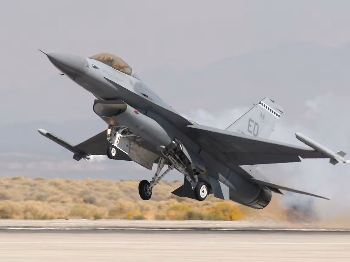 Các phiên bản hiện đại như tiêm kích F-16 Viper vẫn hoàn toàn có thể đáp ứng được nhu cầu tác chiến ở thời điểm hiện tại và ít nhất thêm 10 năm nữa trong tương lai.