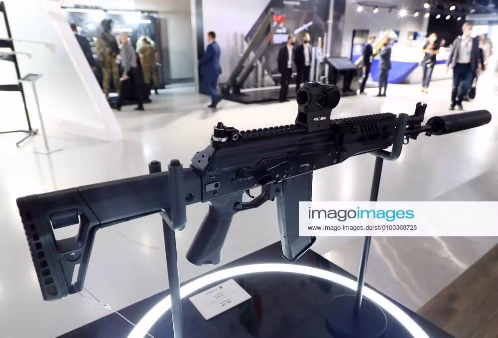 "Ở Mozambique, khẩu AK-47 thậm chí còn được khắc họa trên quốc huy. Điều quan trọng nhất là vũ khí của chúng tôi không ngừng phát triển và cải tiến, các chuyên gia trên toàn thế giới đều biết về điều này".