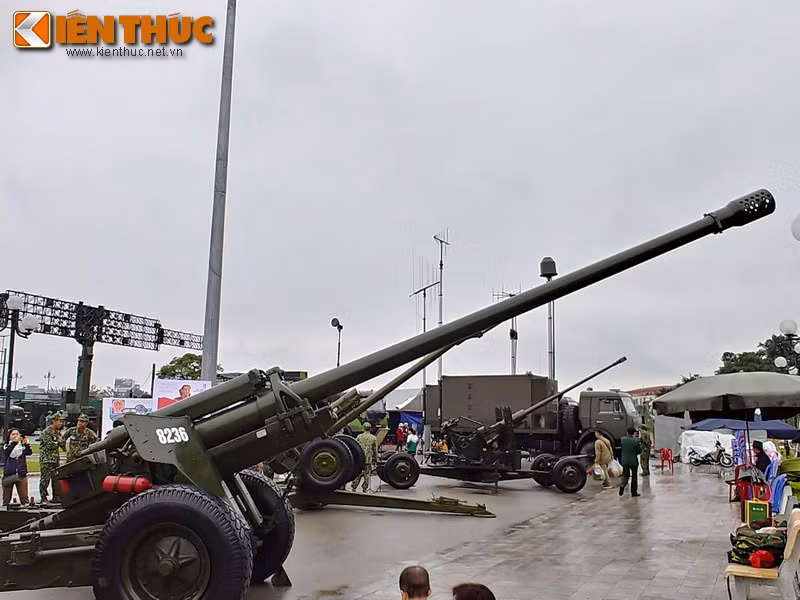 Ngoài ưu thế về tầm bắn và hỏa lực, pháo kéo M46 của Việt Nam còn có ưu thế cực lớn về tốc độ bắn. Tối đa khẩu pháo này có thể khai hỏa tới 8 viên mỗi phút. Tuy nhiên trong điều kiện tác chiến bình thường, mỗi khẩu M46 thường chỉ khai hỏa tối đa 5 phát/phút.
