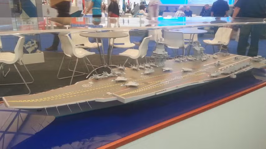 "Một nhóm tác chiến tàu sân bay như vậy sẽ có khả năng tấn công thực sự rất đáng gờm", nhà quan sát quân sự người Mỹ nhận định.
