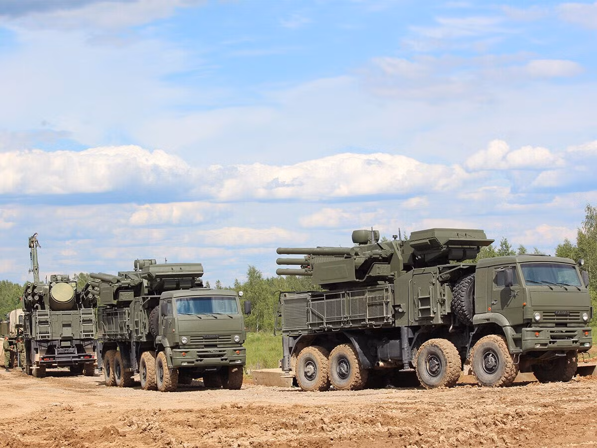 Truyền thông Nga cho biết, các tổ hợp phòng không Pantsir-S1 đã tỏ ra rất nhạy bén, sớm "bắt bài" các chiến thuật được UAV của Thổ Nhĩ Kỳ sử dụng.