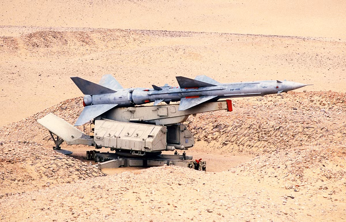 Syria cũng nhấn mạnh, tổ hợp tên lửa phòng không S-75 Dvina đã có thời gian phục vụ rất lâu trong quân đội nước này, qua nhiều thế hệ, binh lính Syria đã làm chủ và hoàn toàn thành thạo loại tên lửa phòng không S-75.