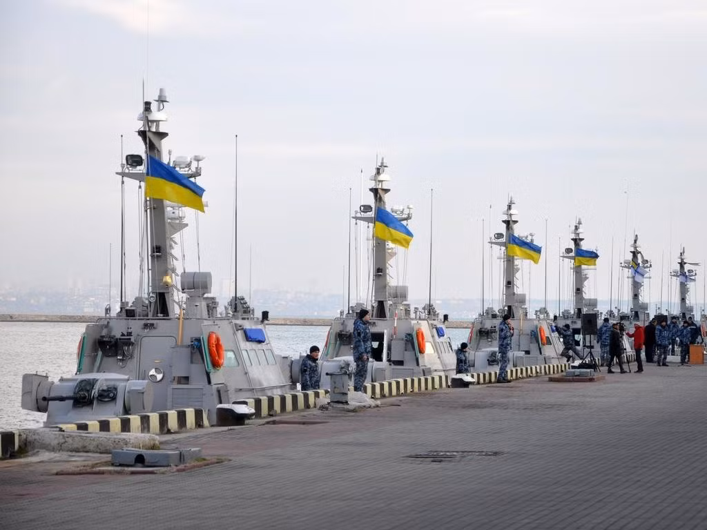 Hiện tại, quân đội Ukraine đang tích cực chế tạo tàu pháo kiểu Gyurza-M (tổng cộng 8 chiếc, trong đó có 2 chiếc do Nga trao trả sau sự kiện ở eo biển Kerch) và tàu đổ bộ loại Centaur (hiện chiếc thứ ba của loại này đang được hoàn thiện).