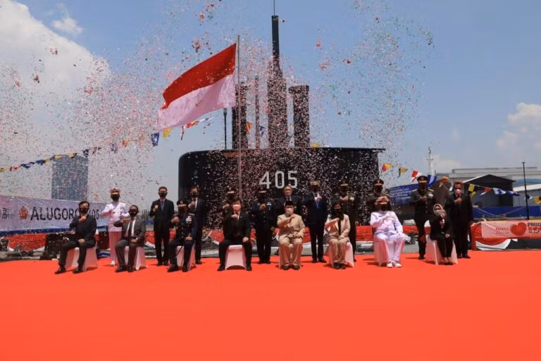 Tàu ngầm lớp Nagapasa của Hải quân Indonesia có thiết kế rất nhỏ gọn, giãn nước tối đa chỉ 1400 tấn khi nổi, dài 61 mét, lườn rộng 6,3 mét và mớm nước khi nổi tối đa 5,5 mét.