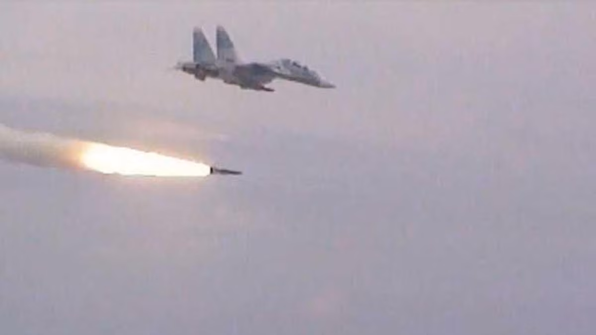 Kh-31AD (NATO gọi bằng cái tên AS-17 Krypton) là một loại tên lửa phóng từ trên không để chống tàu mặt nước của Nga, được trang bị cho các máy bay tiêm kích hiện đại thuộc dòng MiG-29 Fulcrum hay Su-27 Flanker.