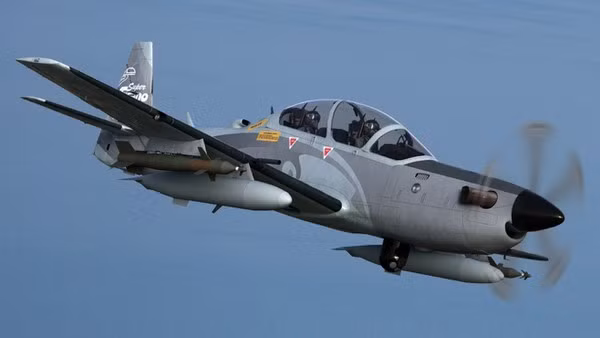 Nhiều nguồn tin từ hiện trường cho biết, loại máy bay tham gia oanh tạc là A-29 - một loại cường kích cơ từng hoạt động trong biên chế Không quân Afghanistan.