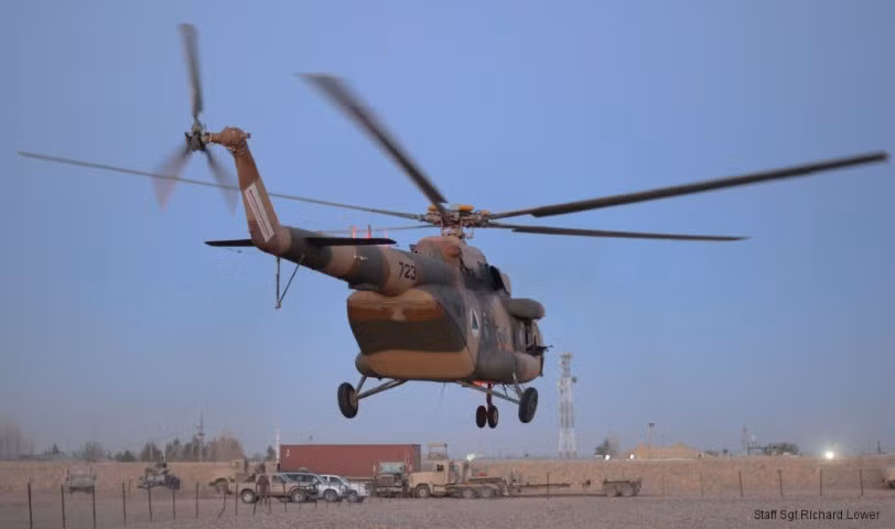 Ngoài ra, lực lượng quân đội Afghanistan được cho là còn đang sở hữu từ 1 tới 2 máy bay trực thăng Mi-8/17. Đây đều là các trực thăng chở dàn lãnh đạo của Afghanistan đi di tản trước đó.